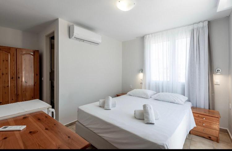Frini Hotel Chrissi Akti Chania Exterior foto